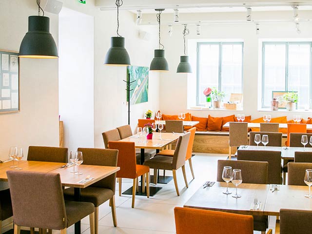 Apelsini Raudtee-ravintola Kalamajassa.