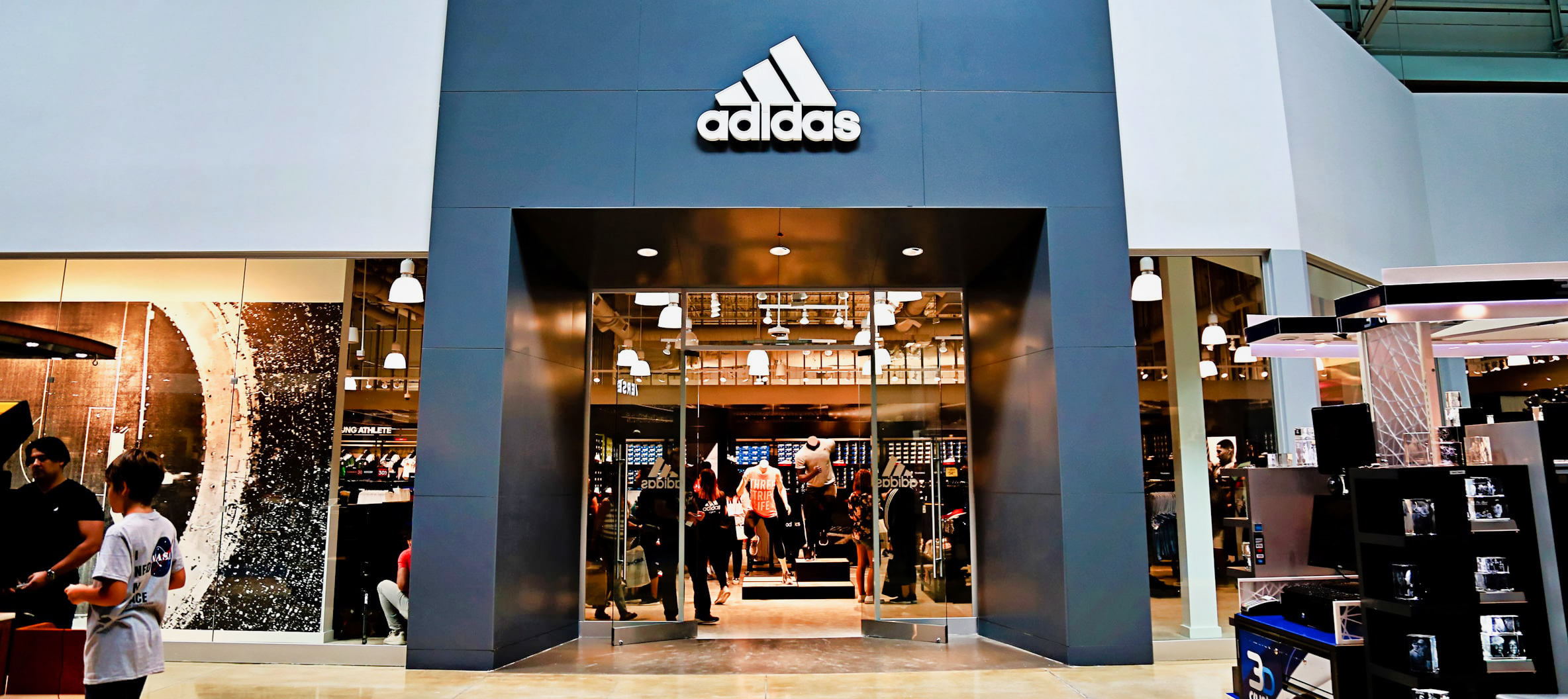 Адидас тц. Adidas Store. Adidas Mağazasi. Adidas Factory. Adidas shop.